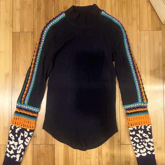 Black Small Free People long Sleeve Thermal with Crocheted Sleeves NWOT - Picture 1 of 4